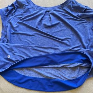 Lululemon workout top size 4